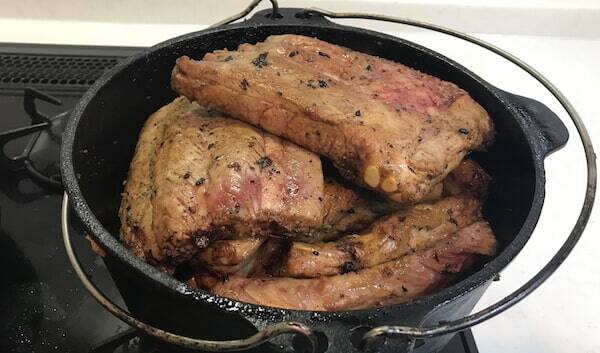 コストコで一番ウマい肉 ダッチオーブンで作る三元豚スペアリブのコーラ煮